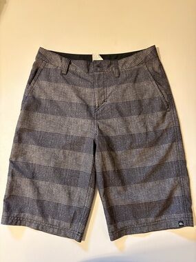 Quiksilver Gray Striped Flat Front Men's Shorts